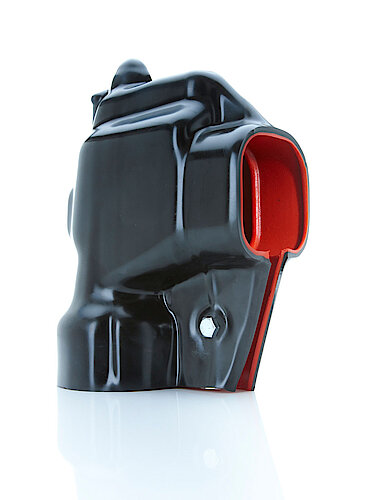 Schutzabdeckung für stromführende Bauteile und Verbindungselemente